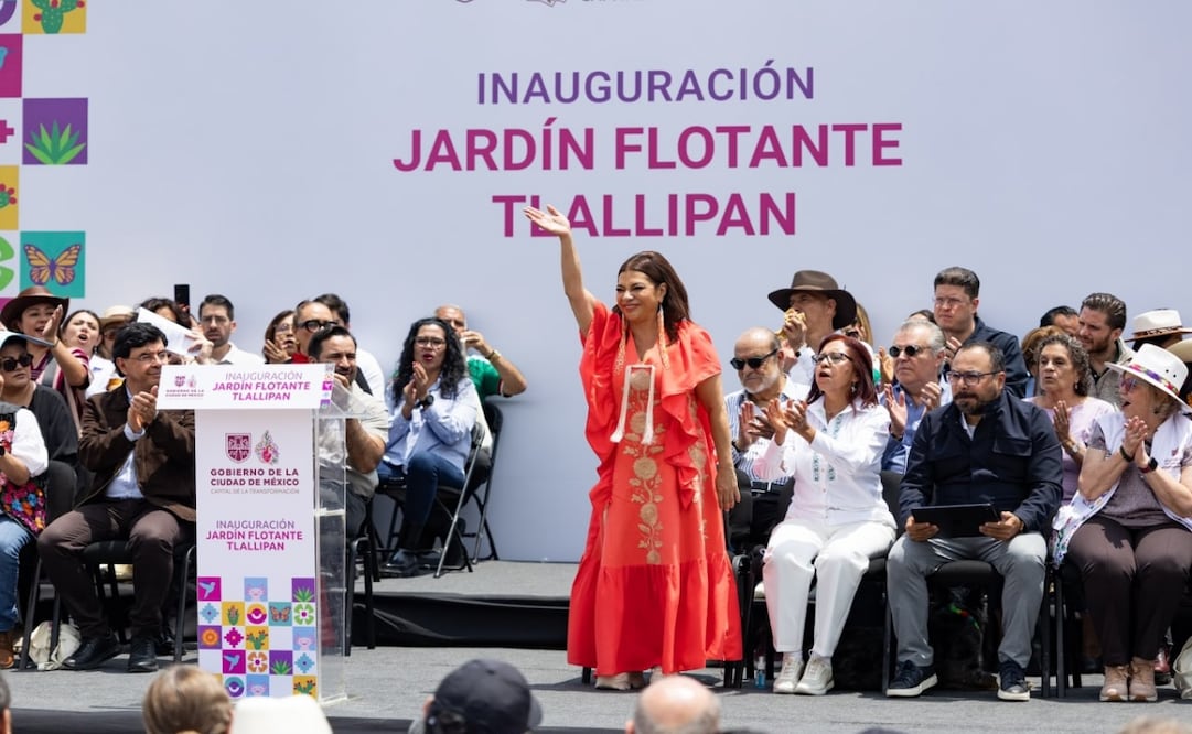 La jefa de Gobierno de la Ciudad de México, Clara Brugada Molina, encabeza la inauguración del Jardín Flotante “Tlallipan”, ubicado sobre la Calzada de Tlalpan. Foto Hugo Salvador El Universal