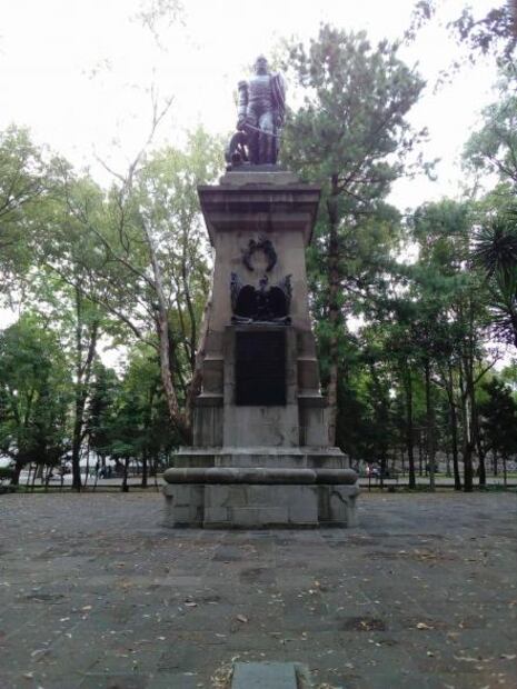 La estación del metro en honor al general que se quedó sin parque