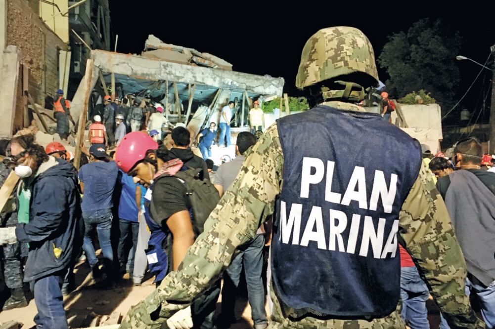Ejército y Marina apoyan a la capital