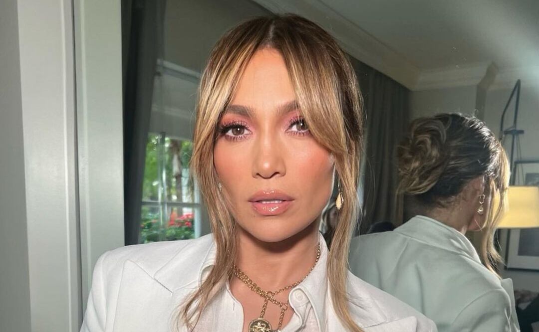 El vestido que motivó la creación de Google Images fue diseñado por Donatella Versace / Foto: Instagram @jlo