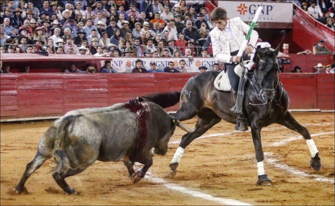 Twitter: @LaPlazaMexico