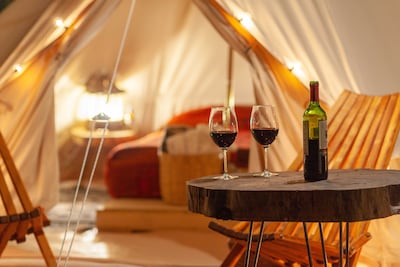 Quédate en este glamping y aprovecha los últimos días para ver luciérnagas