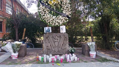 Luto en FES Cuautitlán: Colocan altar para despedir a alumnos de veterinaria fallecidos; auto en que viajaban cayó al Emisor Poniente