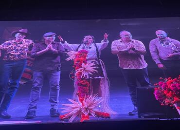 Lila Downs dedica concierto a su esposo fallecido Paul Cohen