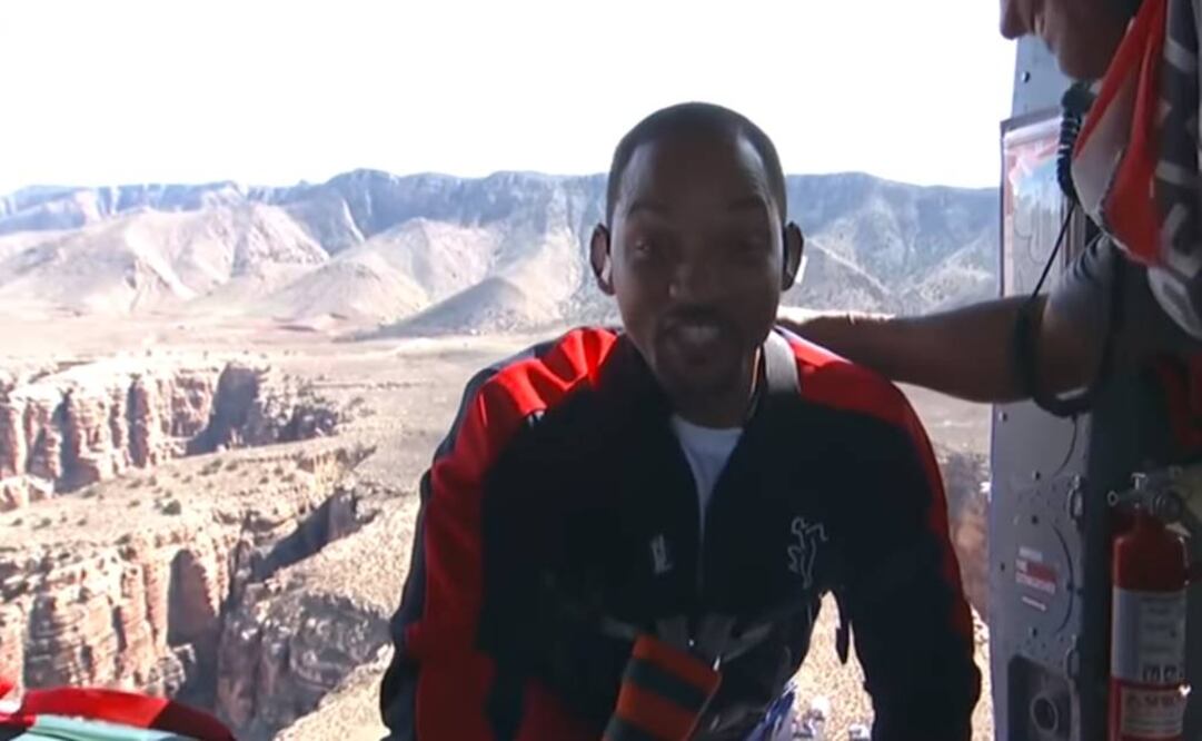 Will Smith celebra sus 50 años saltando en bungee
