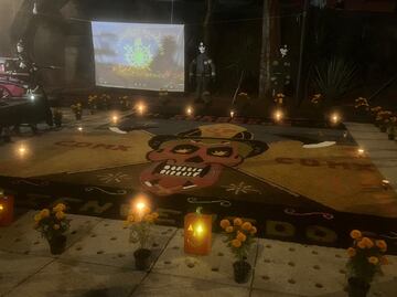 Bomberos colocan en el Monumento a la Revolución ofrenda en honor a elementos fallecidos en cumplimiento de su deber