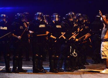 Policía de Charlotte afirma que afroamericano abatido estaba armado