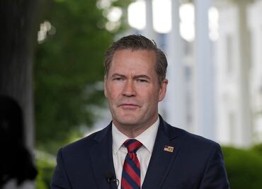 "Mike Waltz ha dejado el chat": demócratas se burlan del asesor de Seguridad Nacional de Trump, implicado en el Signalgate