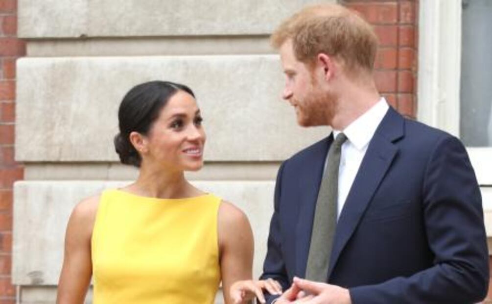 Kate Middleton le copia a Meghan Markle su vestido amarillo