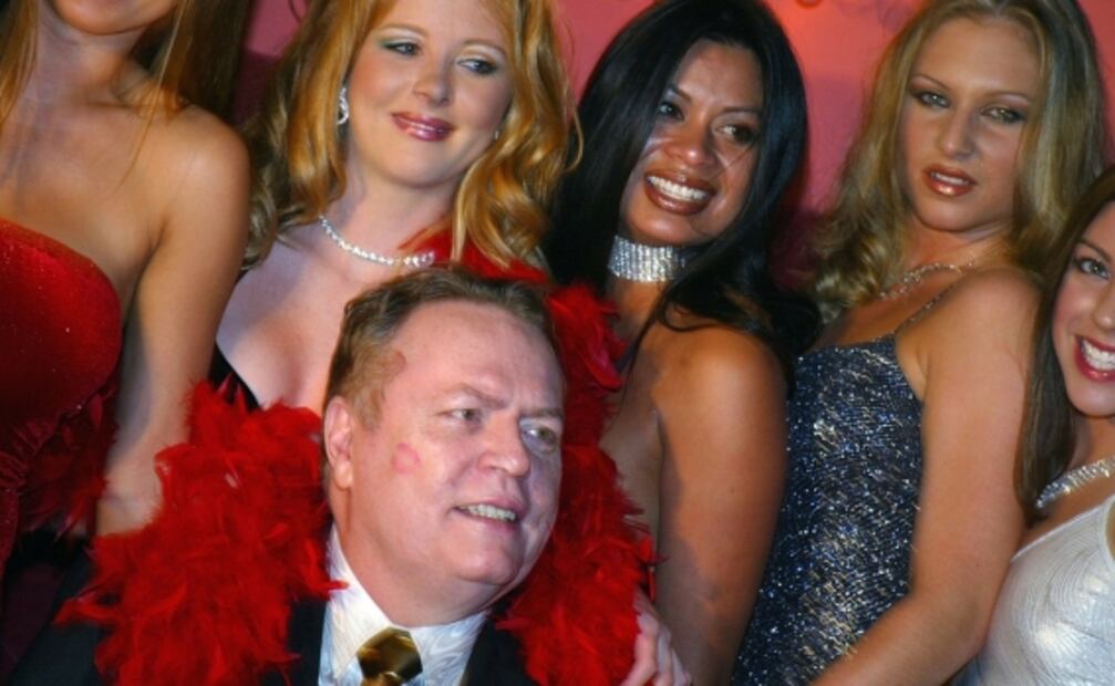 Adiós el “emperador” del porno Larry Flynt, el magnate que quedó inmovilizado por una bala