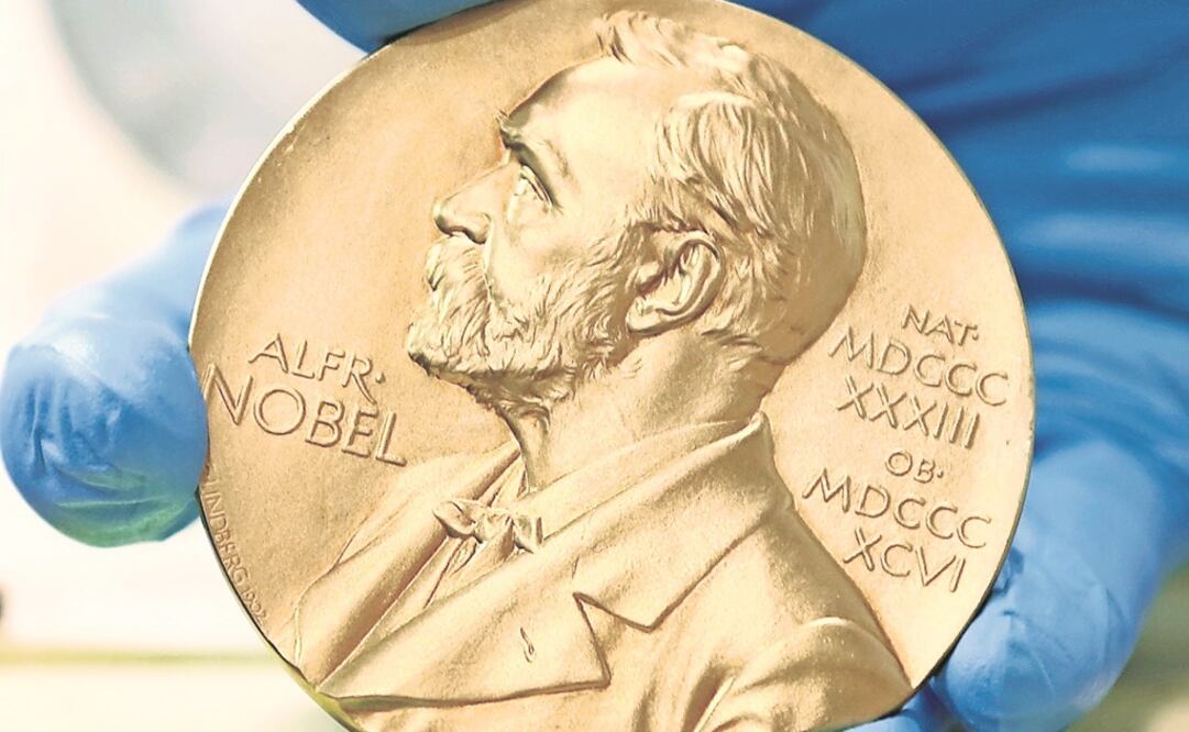 Medalla de Nobel entregada al fallecido novelista Gabriel García Márquez. Foto: AP/Fernando Vergara