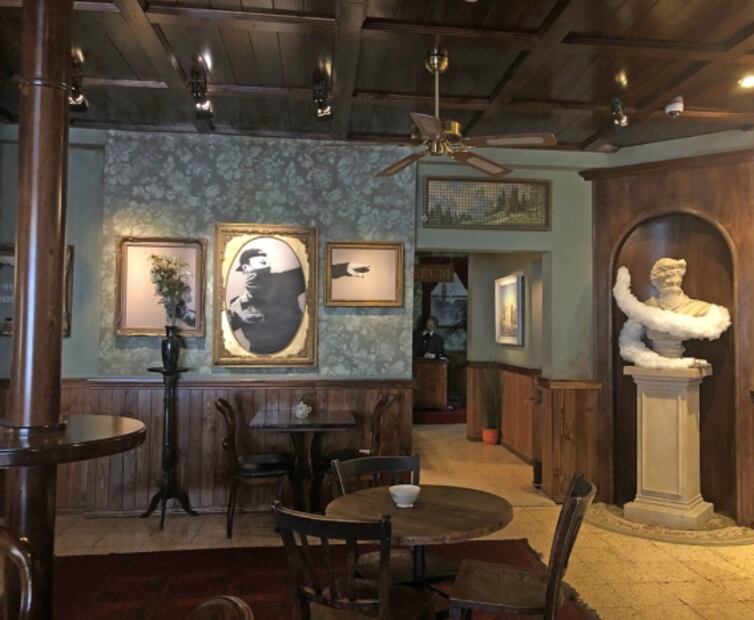Así es el hotel de Banksy, con "las peores vistas del mundo"