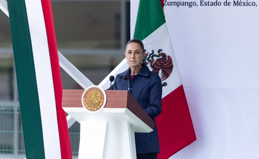 La presidenta de México, Claudia Sheinbaum Pardo, encabezó la Ceremonia de Recepción del Agrupamiento de Ayuda Humanitaria “Yumare”, que viajó a Venezuela después de los sismos de 7.2 y 7.5 ocurridos el pasado 24 de junio. Foto: Hugo Salvador / EL UNIVERSAL