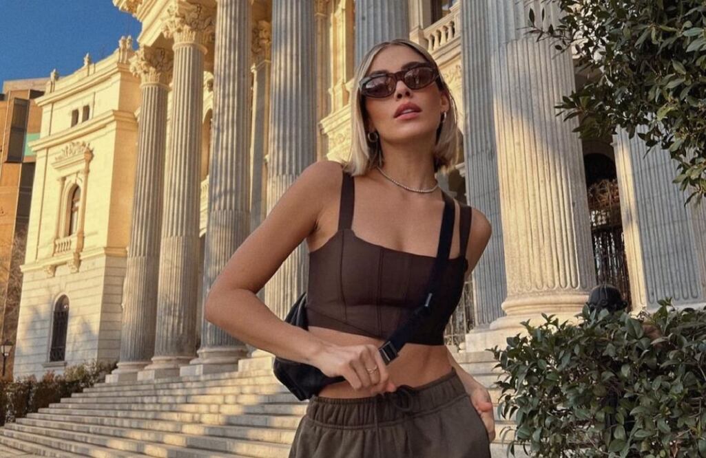 Michelle Salas presumió su atuendo Fendi con una serie de fotos / Foto: Instagram @michellesalasb