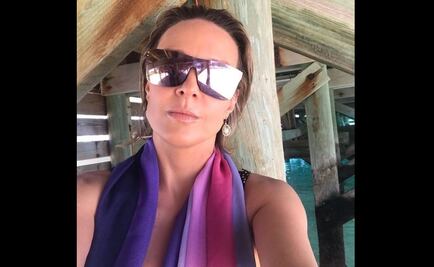 Fey enciende las redes con foto en bikini 