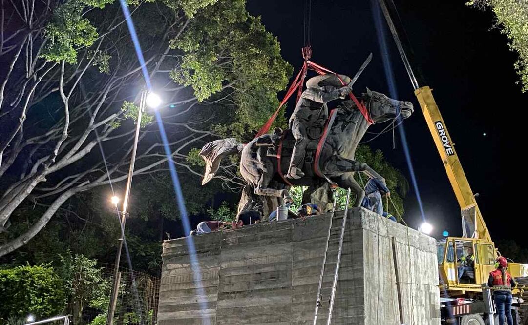 Colocan la estatua de Emiliano Zapata en el zócalo de Cuernavaca, Morelos (07/08/2025). Foto: Captura de pantalla