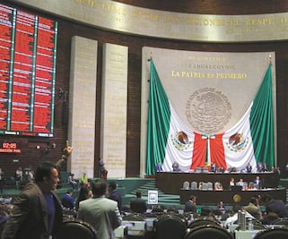 Sólo 51 diputados, en pleno de periodo extraordinario