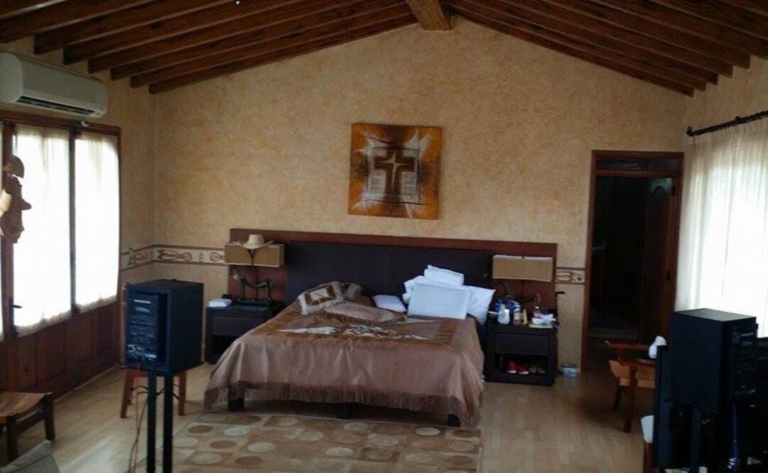 Llenan de flores casa de Joan Sebastian en Cuernavaca