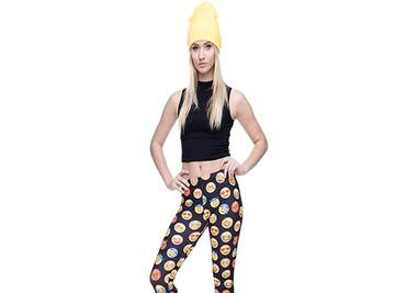 Moda divertida para el Día Mundial del Emoji