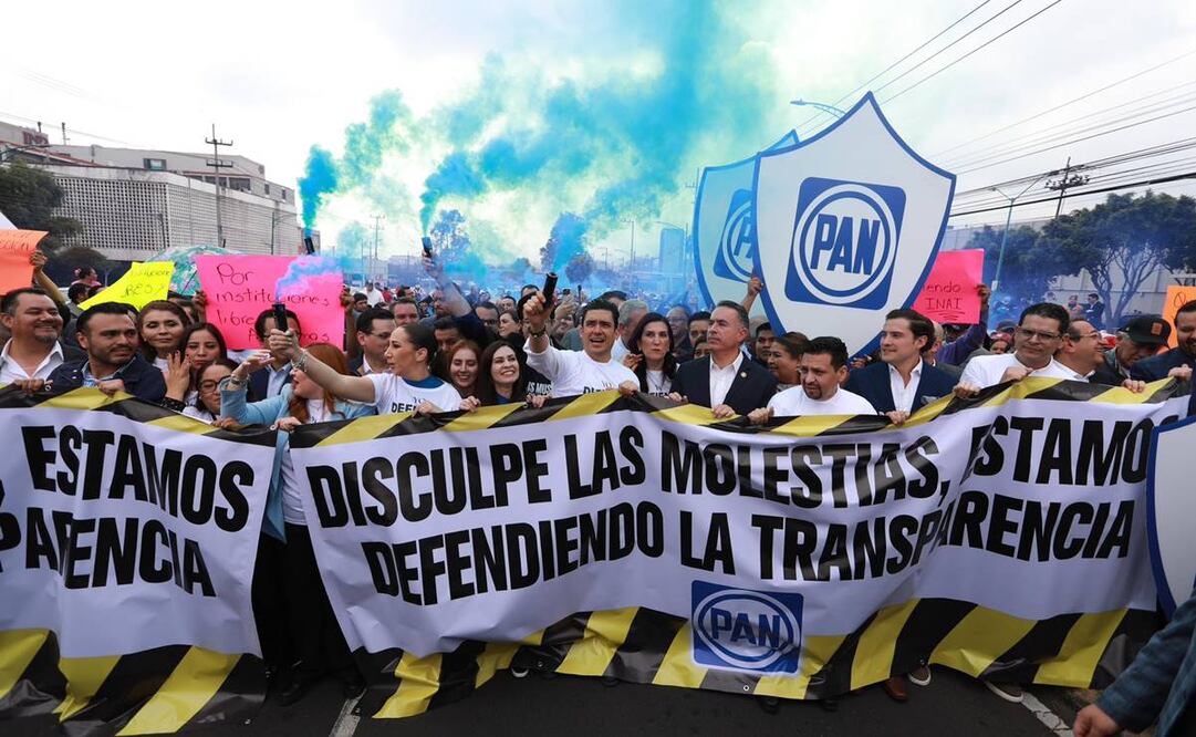 Jorge Romero encabeza protesta en defensa del INAI. Foto: X @JorgeRoHe