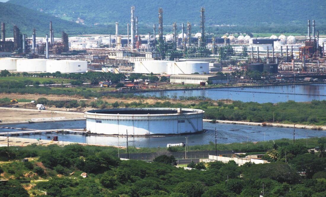 Pemex planea aumentar sus niveles de reutilización de agua a 56.4 millones de metros cúbicos para el año 2030.