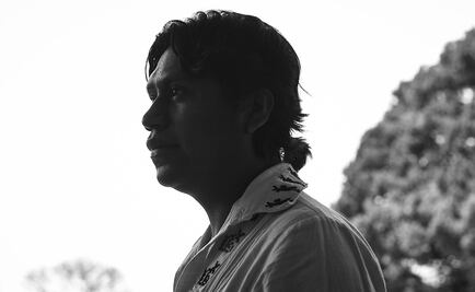 Hubert Matiúwàa presenta el poemario "Cicatriz que te mira"