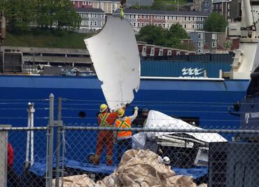 Hallan "presuntos restos humanos" en escombros del sumergible Titán