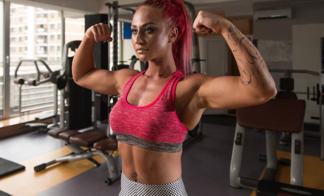 Las técnica para tonificar el cuerpo y ganar masa muscular que usan los deportistas. Fuente: Freepik.