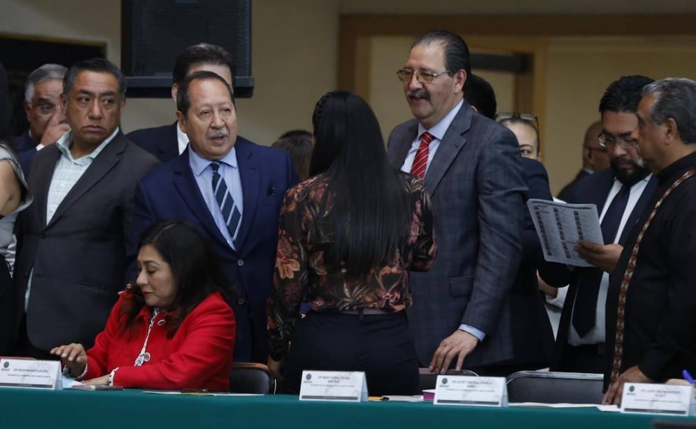 Reunión de las Comisiones Unidas de Puntos Constitucionales y de Reforma Política Electoral que presiden los diputados Víctor Hugo Lobo y Leonel Godoy. Foto: Diego Simón Sánchez/ EL UNIVERSAL