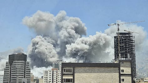 Israel atacó la infame prisión de Evin, en Irán; canciller clama: "¡Viva la Libertad, carajo!"