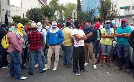 Ingresa comisión de la CNTE a la Segob