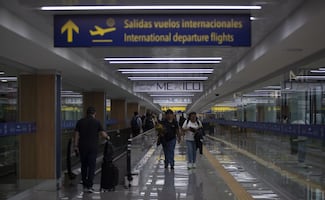 ¿Qué pasa con los taxis en el AICM?; entre bloqueos, amparos y sanciones, esto es lo que se sabe del tema