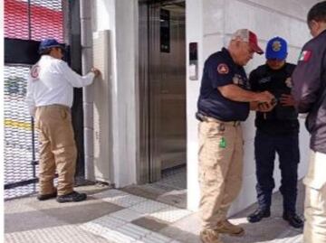Varias personas quedan atrapadas en elevador de estación Puente Rojo del Trolebús Santa Martha-Chalco; no se reportan lesionados