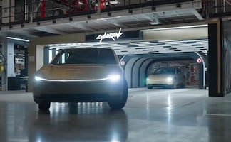 VIDEO: Tesla empieza a producir su "robotaxi"; la producción del Cybercab será exponencial a finales de año, afirma Musk