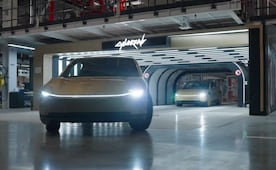 Agencia de seguridad vial de EU abre investigación sobre el Cybercab de Tesla; el vehículo ya opera como taxi sin conductor en Texas