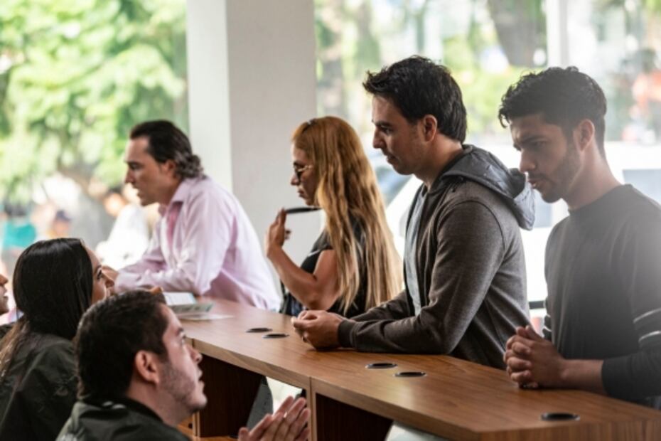 Checo Pérez, primer piloto de F1 registrado como socio conductor de Uber