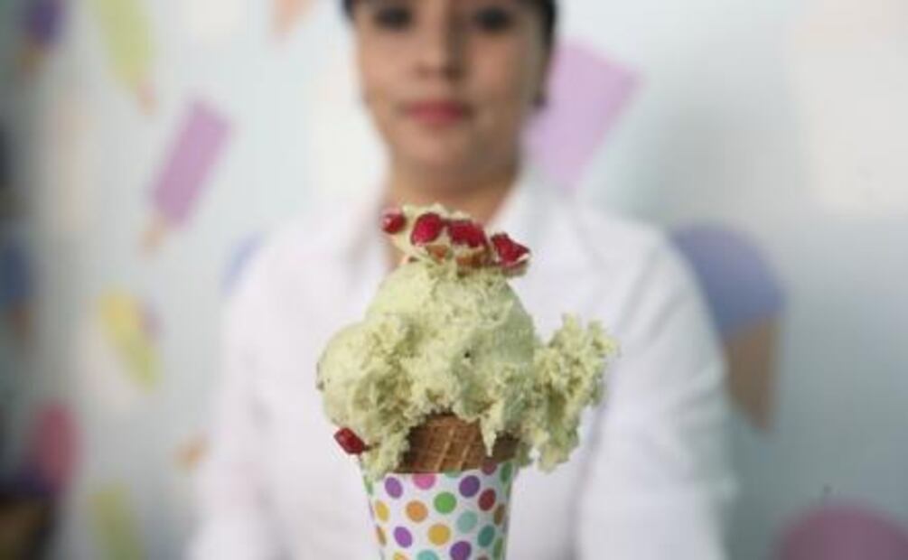 Por mes patrio, nevería en Toluca ofrece nieve de chile en nogada