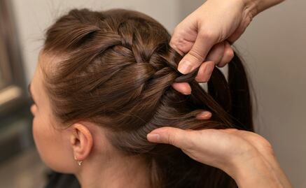 5 peinados con trenzas para época de lluvias
