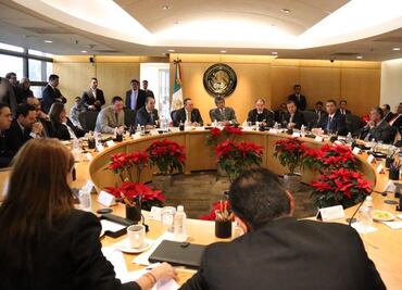 Raúl Cervantes se reúne con diputados