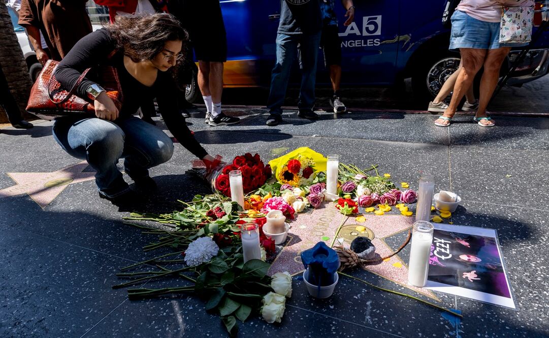 Osbourne murió la mañana de este martes a la edad de 76 años. Sus fans le dan el último adiós. Foto: EFE.