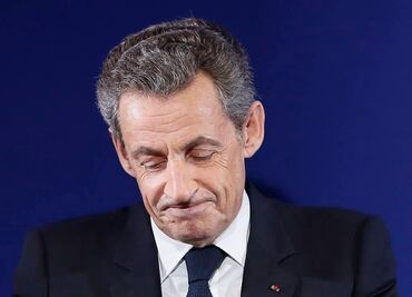 Tribunal francés confirma condena al expresidente Sarkozy por corrupción; llevará brazalete en arresto domiciliario