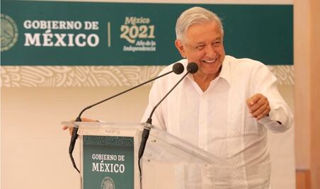 AMLO bromea sobre bloqueo de la CNTE: “Estuve ahí protestando”