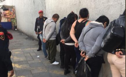 Detienen a banda de robacelulares en Metro Chabacano por asaltar a argentino