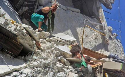 La foto que capta el drama de tres niñas en Siria se hace viral en las redes