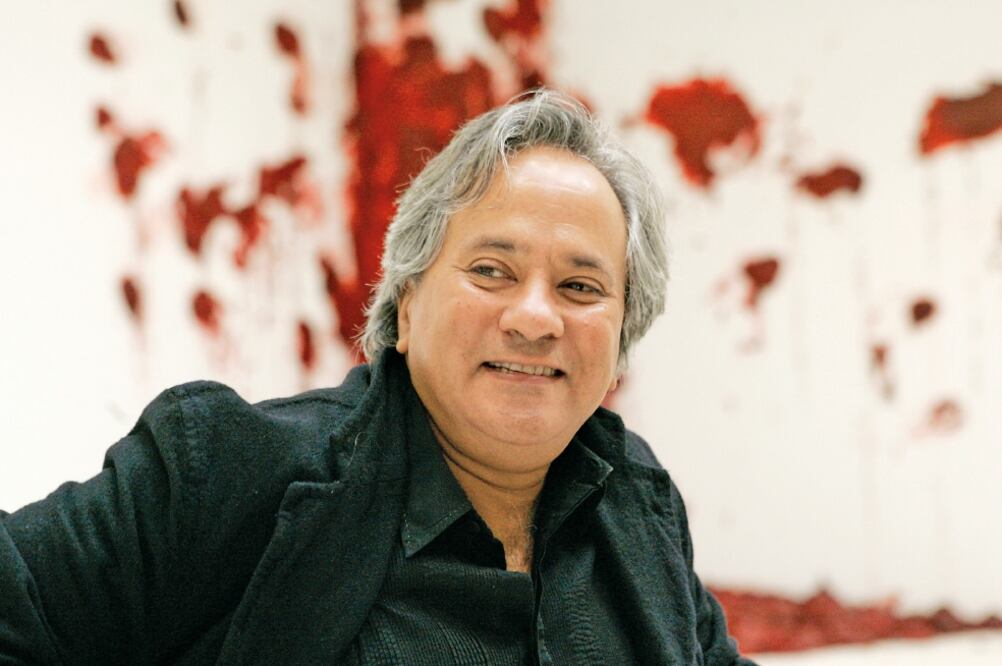 Nos cuentan que será hasta el lunes o el martes cuando el artista indio acuda a ver los detalles al recinto universitario.