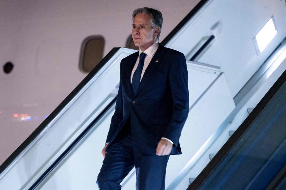 Antony Blinken, secretario estadounidense de Estado, al llegar al aeropuerto Ben Gurion de Tel Aviv. Foto. AFP
