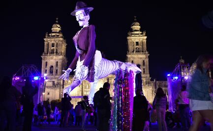 FOTOS: Batres inaugura Ofrenda Monumental en el Zócalo, dedicada a Villa