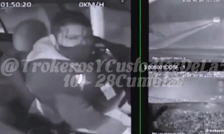 “¡Necesito una ambulancia me están balaceando!”; captan en VIDEO presunto intento de asalto en Circuito Interior Mexiquense