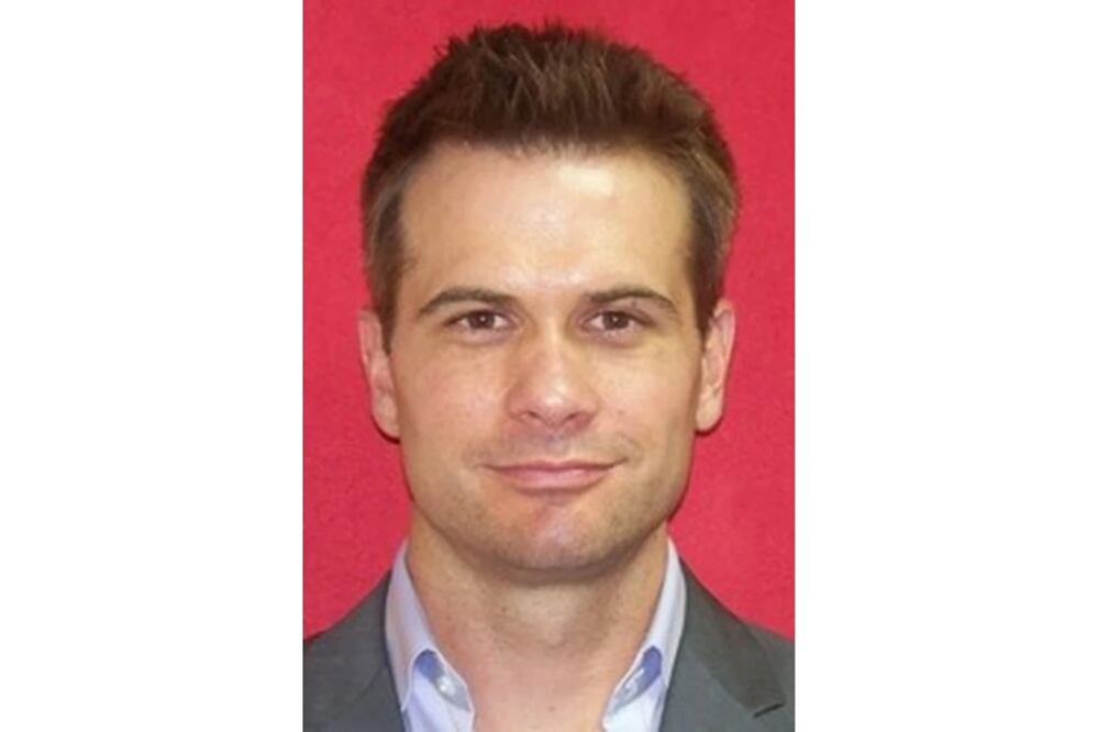 Fotografía proporcionada por el FBI el 25 de octubre de 2023 muestra a Brian Jeffrey Raymond. Foto: AP