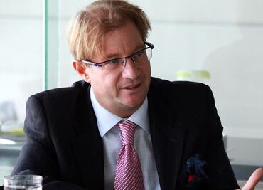 Extradición de Roemer no será el 16 de octubre; lo determinará el tribunal, señala embajada de Israel